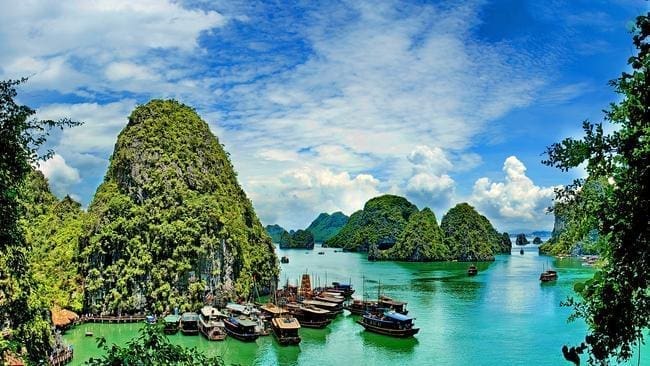 ◆ Ha Long Bay, Vietnam